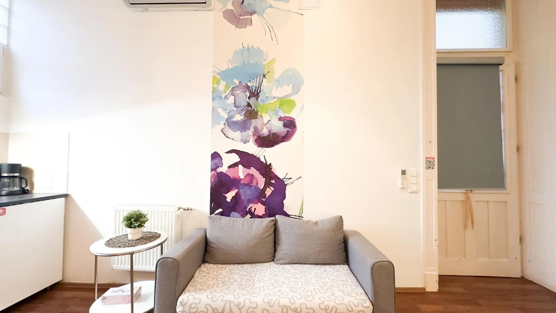 Charming Central Studio Apt - Flora'S Room Budapest Hungary