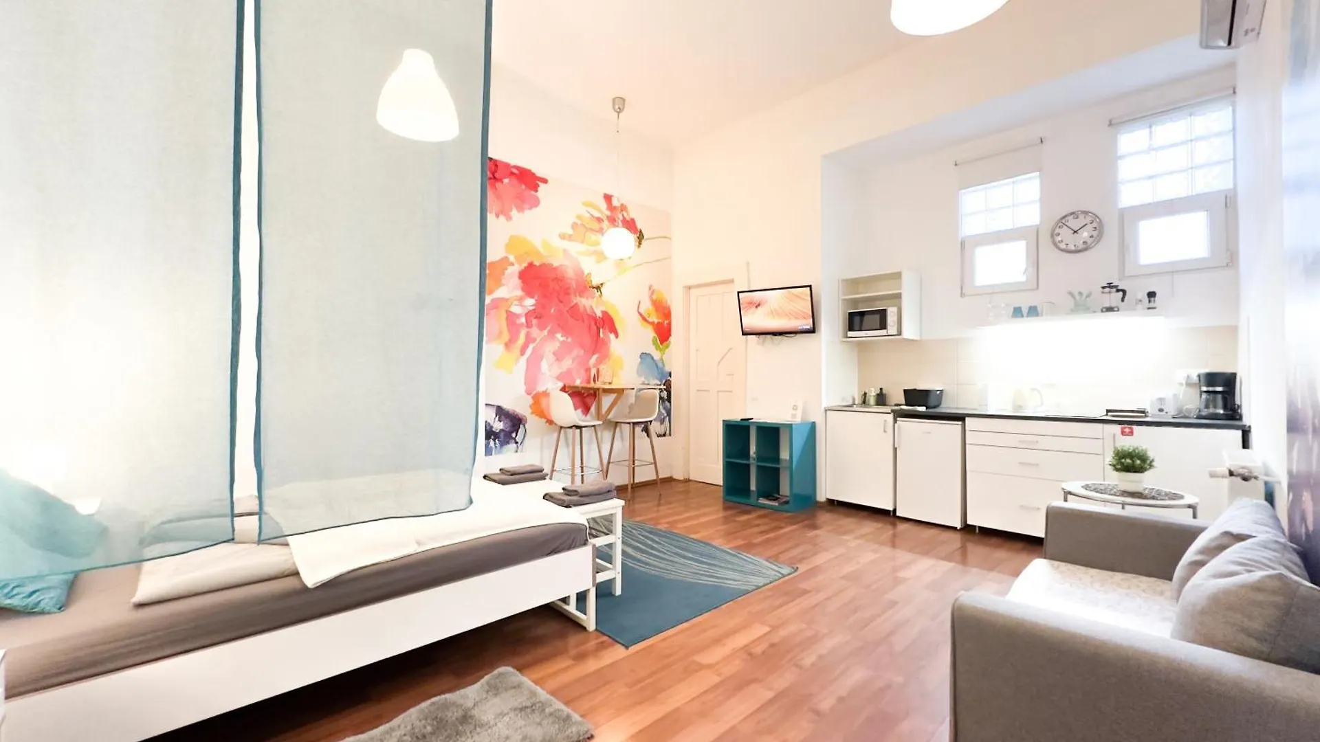 Charming Central Studio Apt - Flora'S Room Budapest 0*,  Hungary
